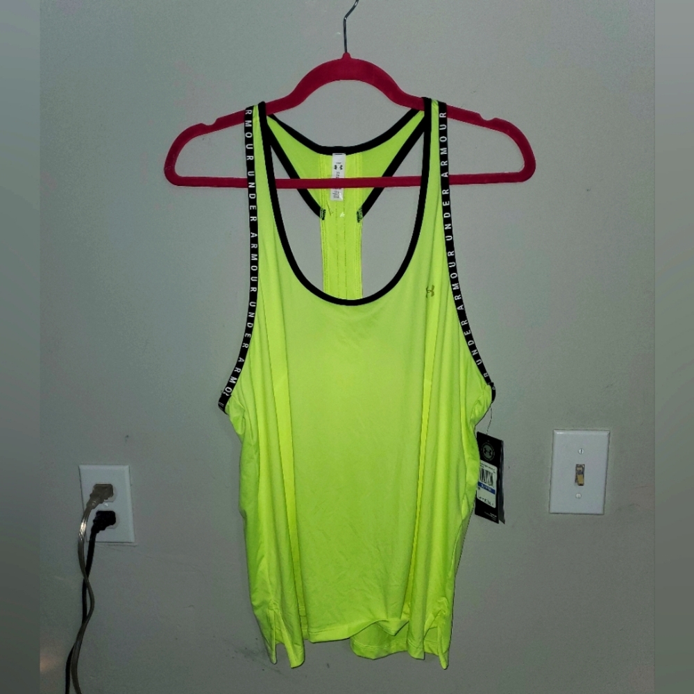 Women's Underarmour tank top NWT